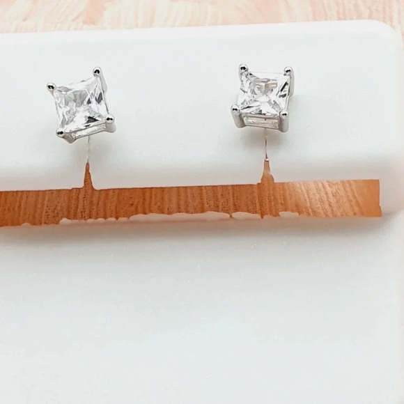 "4MM S925 Sterling Silver CZ Stud Earrings for Women/Girl, US19251024 - Picture 11 of 11